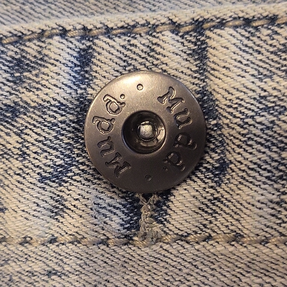 Vest - Picture 4 of 7